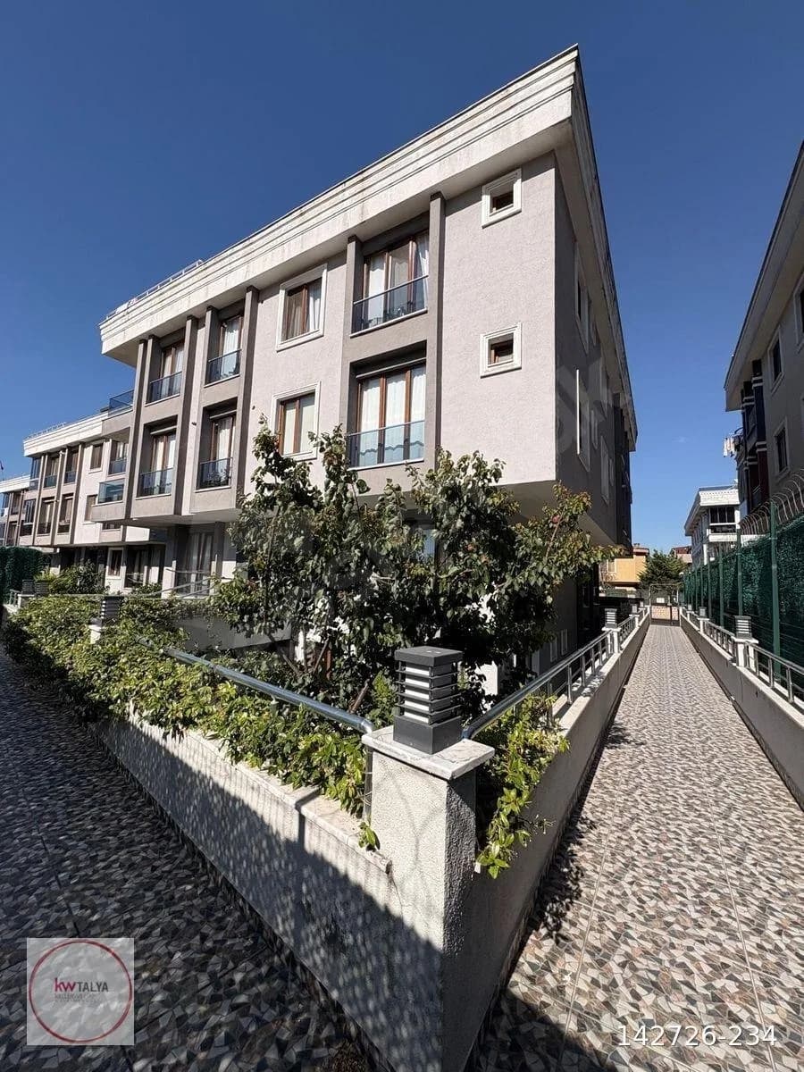 Beylikdüzü Kavaklı'da Satılık 3+2 Dubleks Daire 32