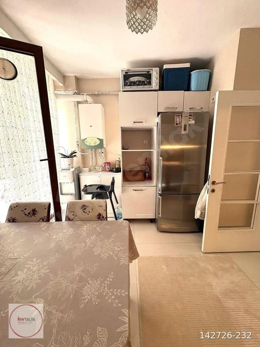 Beylikdüzü Kavaklı'da Satılık 2+1 Bahçe Katı 3