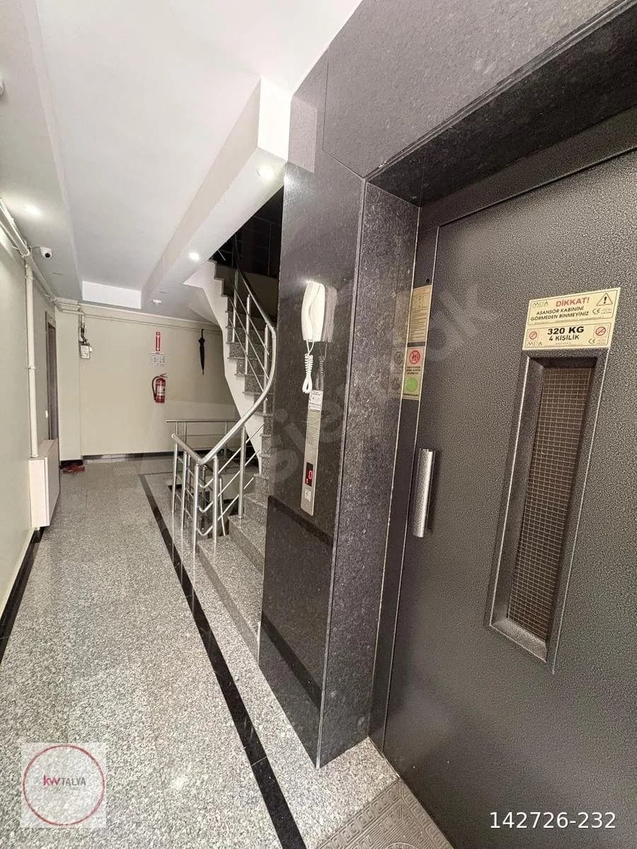 Beylikdüzü Kavaklı'da Satılık 2+1 Bahçe Katı 5