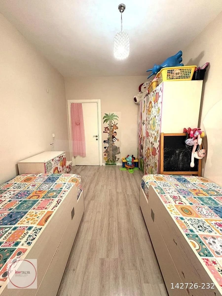 Beylikdüzü Kavaklı'da Satılık 2+1 Bahçe Katı 13