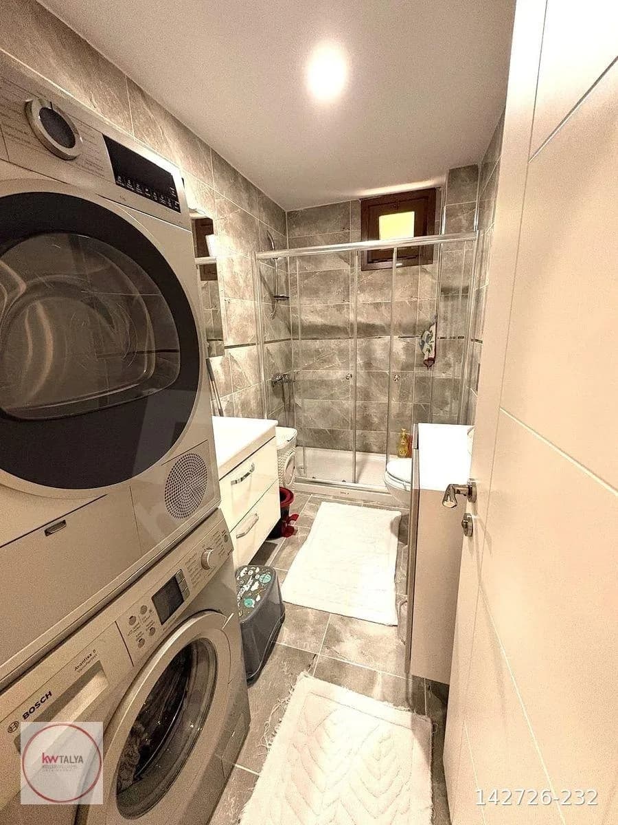 Beylikdüzü Kavaklı'da Satılık 2+1 Bahçe Katı 17