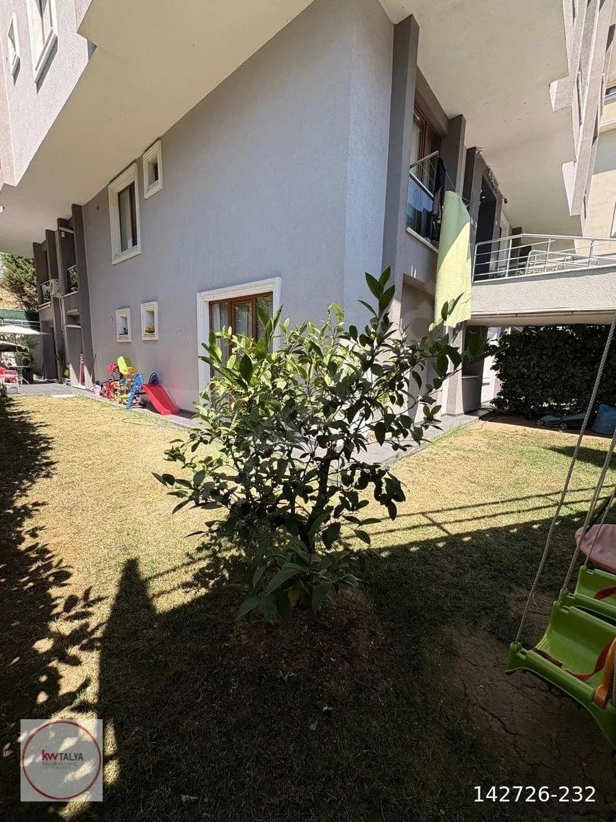 Beylikdüzü Kavaklı'da Satılık 2+1 Bahçe Katı 26
