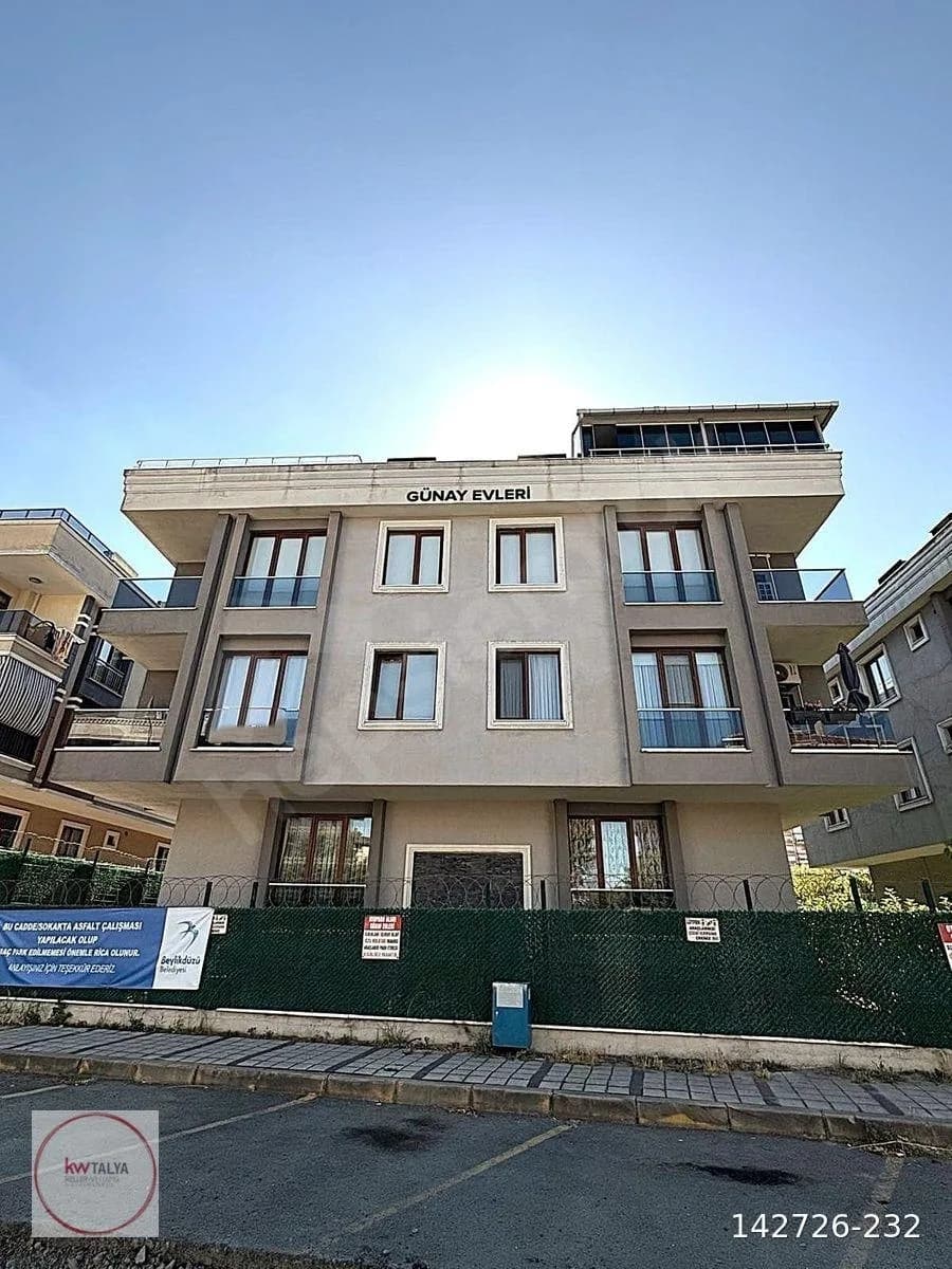 Beylikdüzü Kavaklı'da Satılık 2+1 Bahçe Katı 29