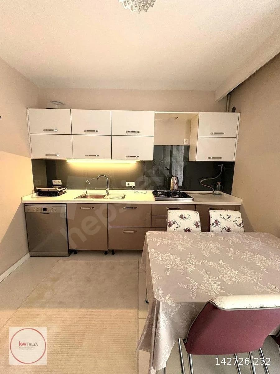 Beylikdüzü Kavaklı'da Satılık 2+1 Bahçe Katı 30
